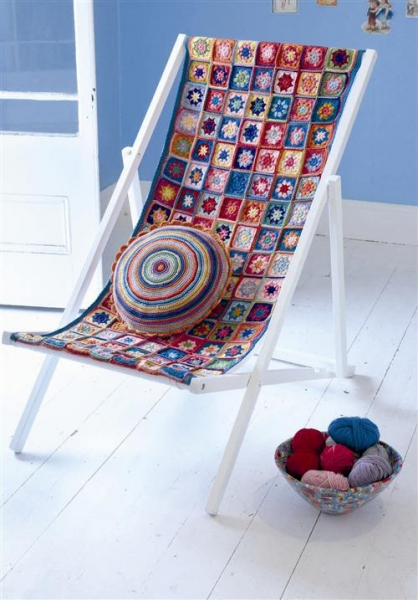 Оригинальное использование вязания в интерьере