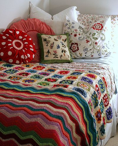 Оригинальное использование вязания в интерьере