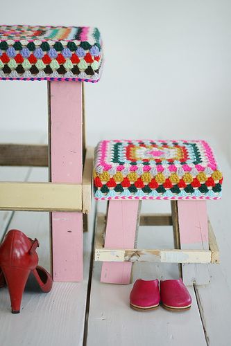 Оригинальное использование вязания в интерьере