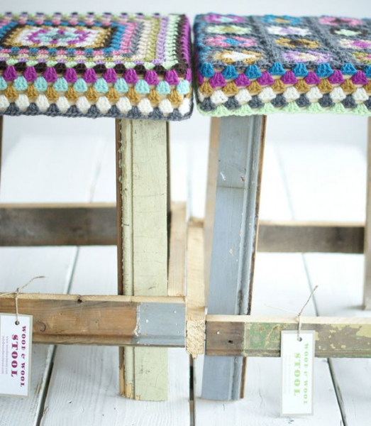 Оригинальное использование вязания в интерьере