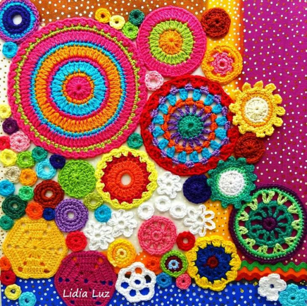 Оригинальное использование вязания в интерьере