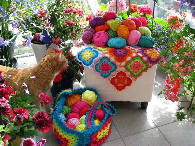 Оригинальное использование вязания в интерьере