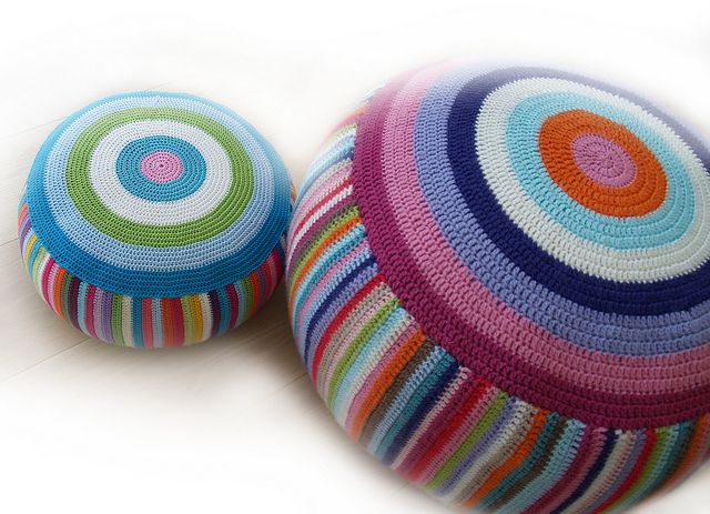 Оригинальное использование вязания в интерьере