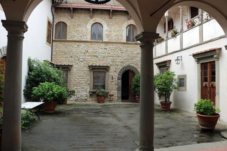 Сказочные замки Тосканы: 10 древних сооружений, в которых можно пожить