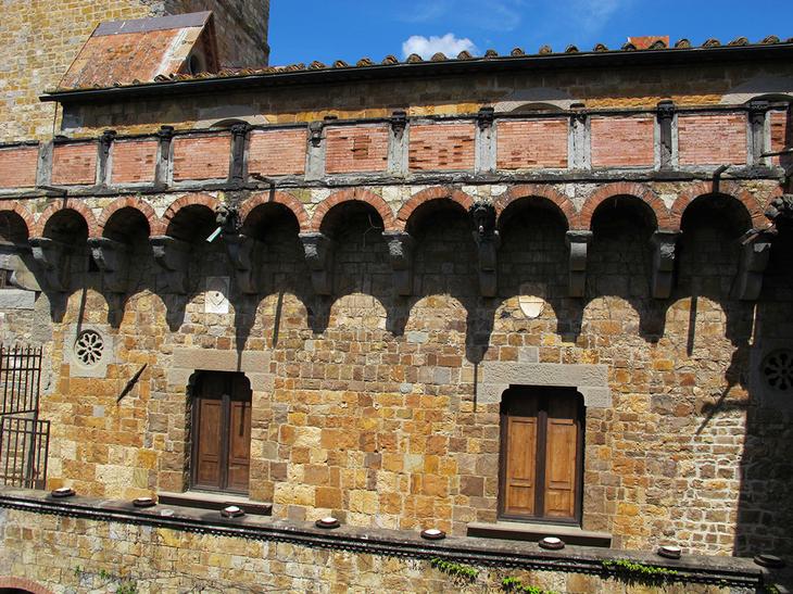 Сказочные замки Тосканы: 10 древних сооружений, в которых можно пожить