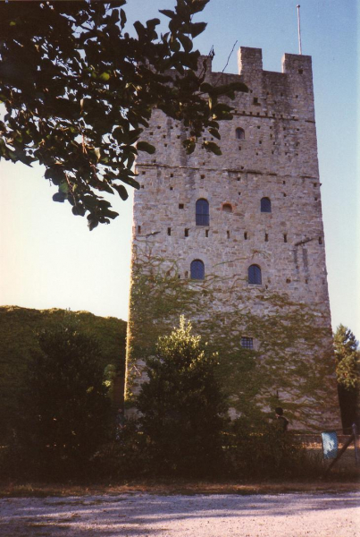 Сказочные замки Тосканы: 10 древних сооружений, в которых можно пожить