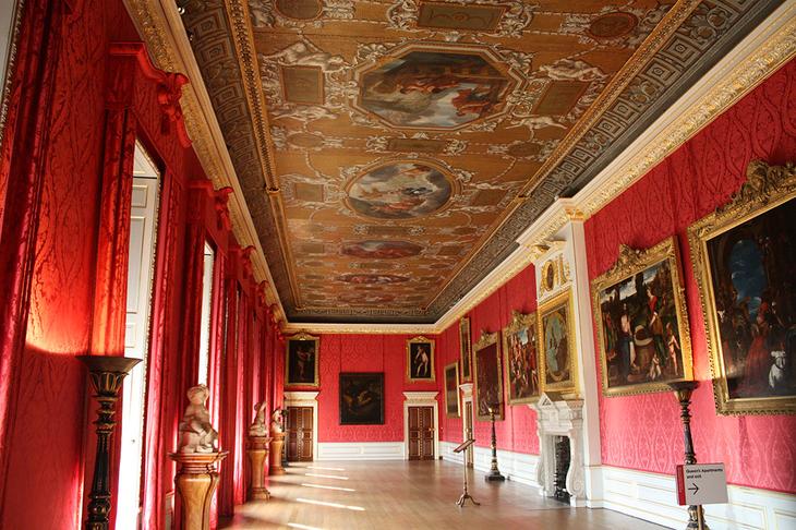 Замки Великобритании: 10 загадочных и великолепных древних сооружений