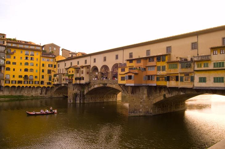 Жилые мосты Европы: ТОП-5 уникальных мостов, на которых до сих пор живут люди