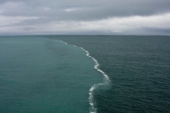 16 поразительных мест, где видна граница между водными пространствами