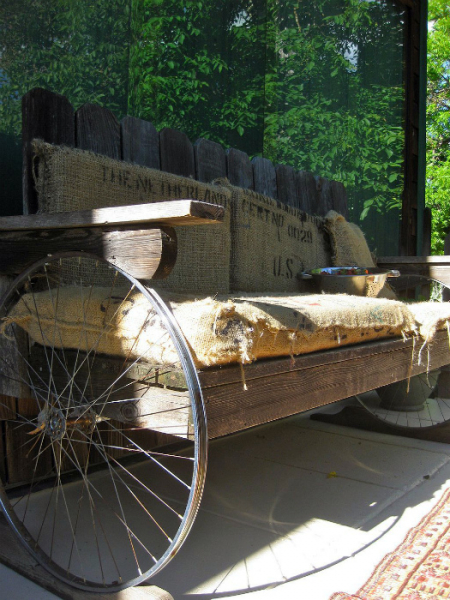 17 интересных идей, использования старых велосипедных деталей