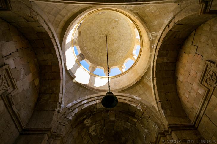 Армения: горы и монастыри