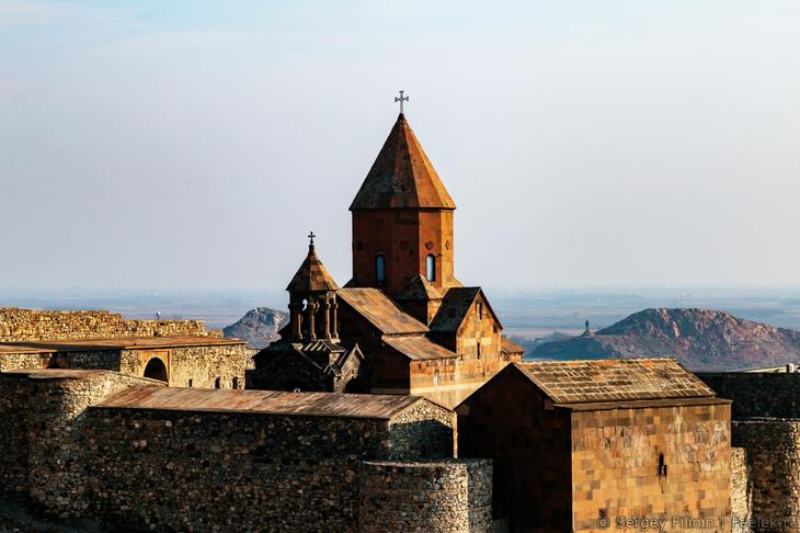 Армения: горы и монастыри