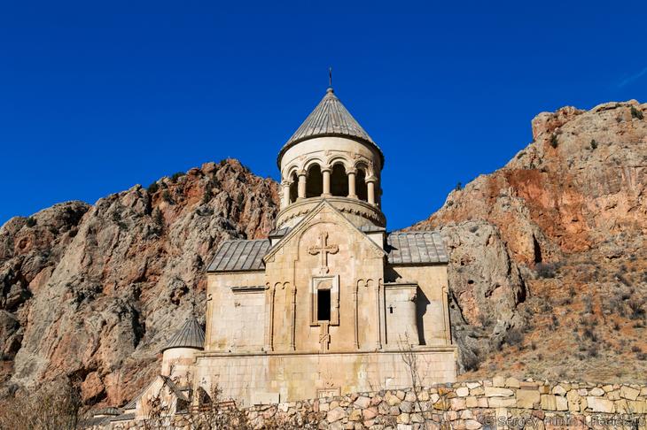 Армения: горы и монастыри