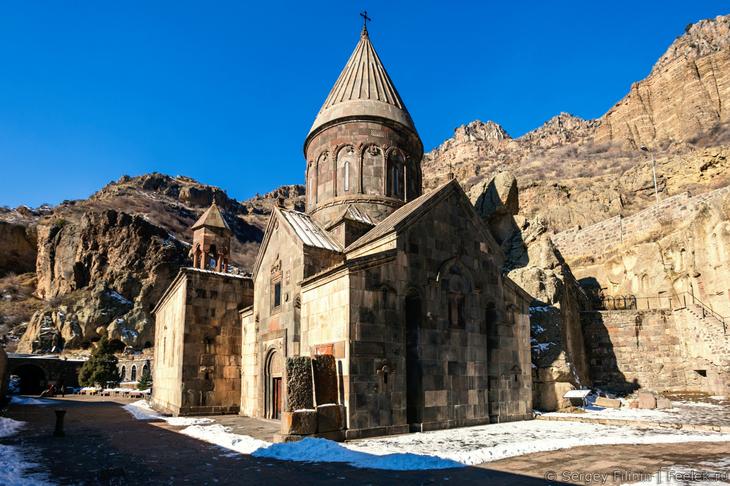 Армения: горы и монастыри