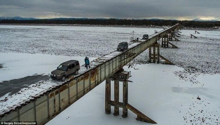 Балансируя над бездной: 15 самых страшных мостов планеты
