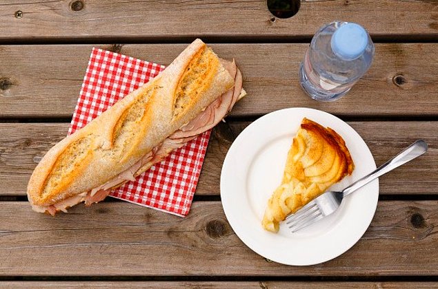 Чем "заправиться" на работе или самые популярные офисные обеды в 10 странах мира