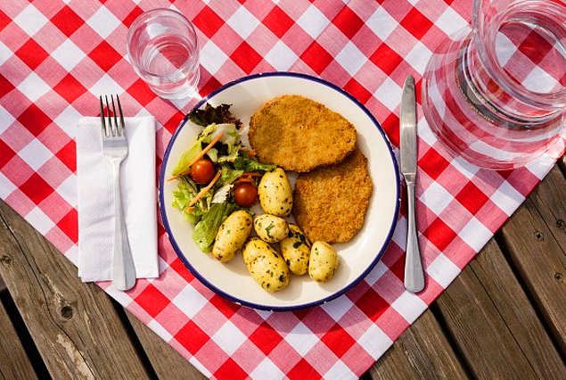 Чем "заправиться" на работе или самые популярные офисные обеды в 10 странах мира