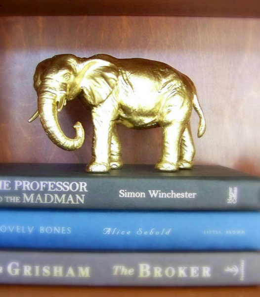 Декор из ненужных вещей: что можно сделать с помощью спрей-краски своими руками