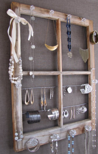 Интересные способы использования старых оконных рам