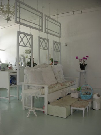 Интересные способы использования старых оконных рам