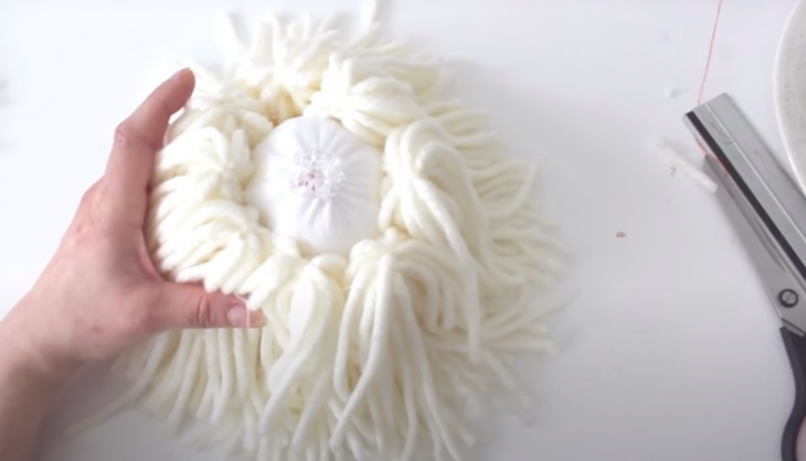 Как сделать милых пёсиков из пряжи