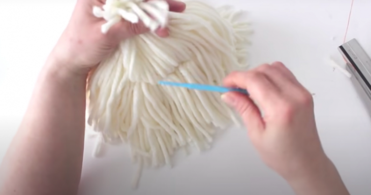 Как сделать милых пёсиков из пряжи