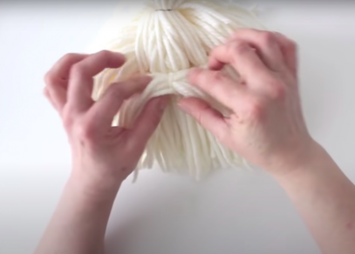 Как сделать милых пёсиков из пряжи