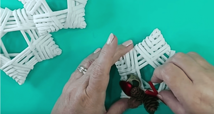 Объёмная новогодняя звёздочка из обычной бумаги