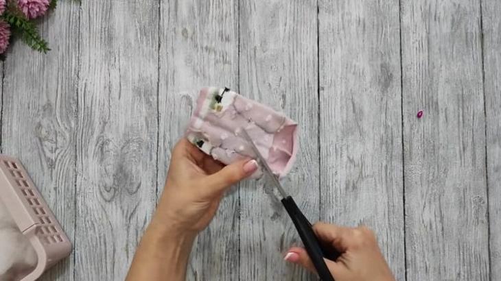 Очаровательная игрушка из носков