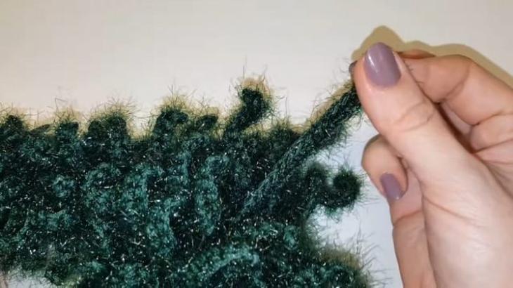 Очаровательная ёлочка из пряжи