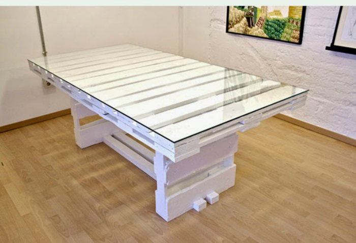 Очаровательные примеры бюджетной мебели и предметов декора из паллет