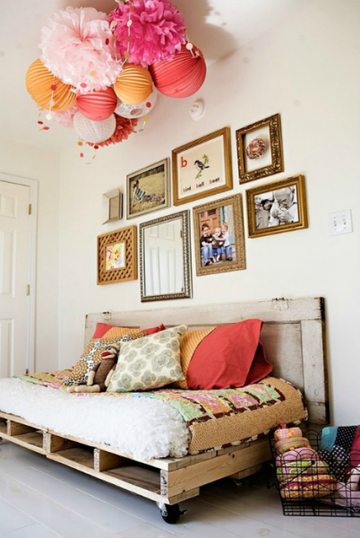 Очаровательные примеры бюджетной мебели и предметов декора из паллет