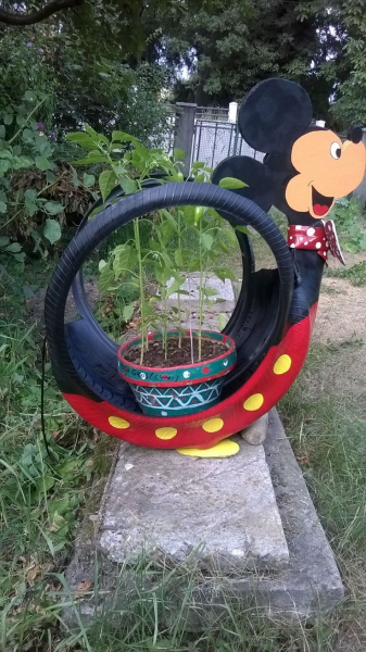 Поделки из шин — интересные и креативные идеи украшения сада и участка