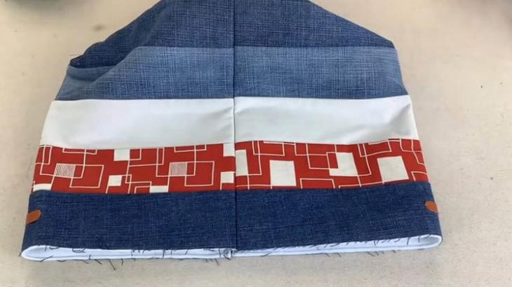 Простая в пошиве корзинка из старых джинсов