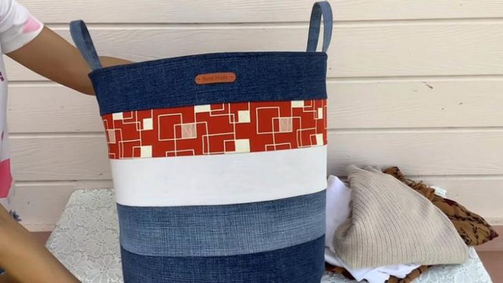Простая в пошиве корзинка из старых джинсов