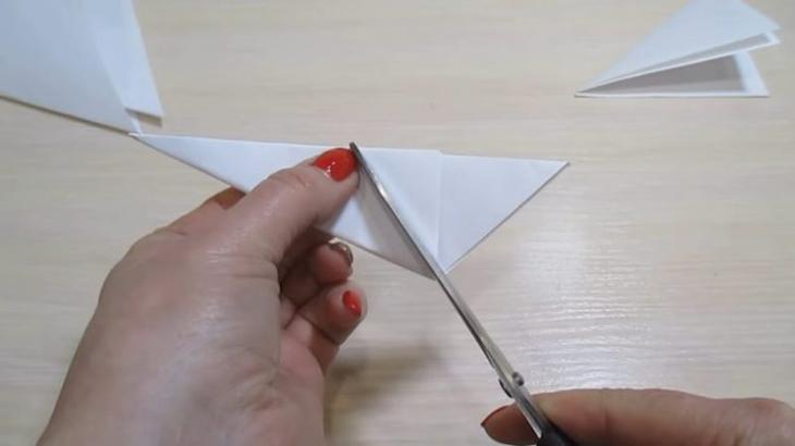 Пушистая снежинка своими руками