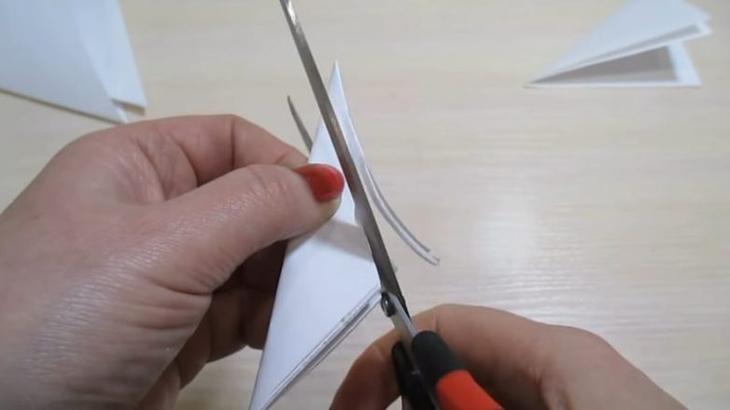 Пушистая снежинка своими руками