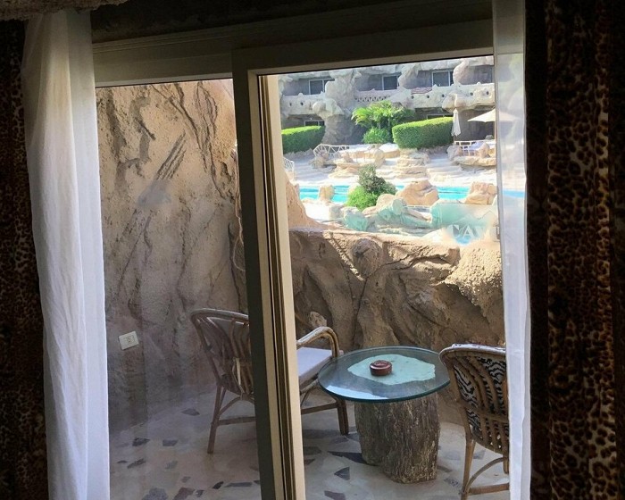 «Странно себя чувствуешь только в первый день»: туристка рассказала об отдыхе в пещерном отеле в Хургаде