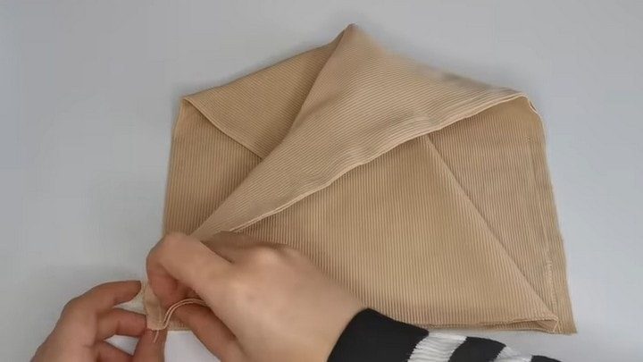 Трикотажная шапочка за 10 минут