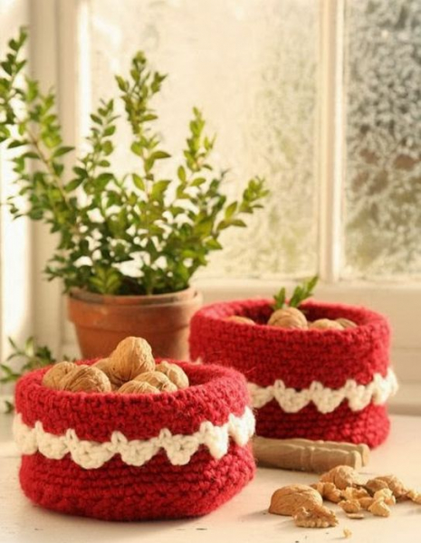 Вязаные корзины, которые круто украсят интерьер
