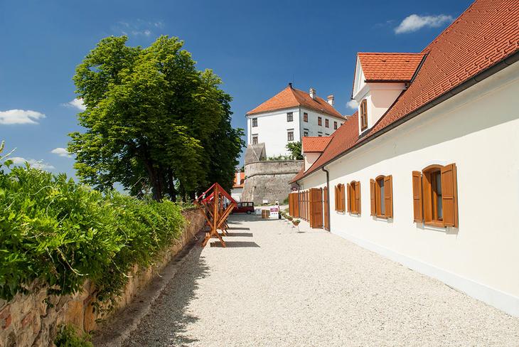 Замки Словении: 10 самых известных древних сооружений