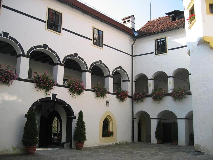 Замки Словении: 10 самых известных древних сооружений