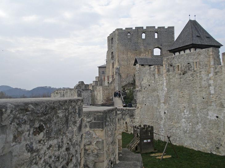 Замки Словении: 10 самых известных древних сооружений