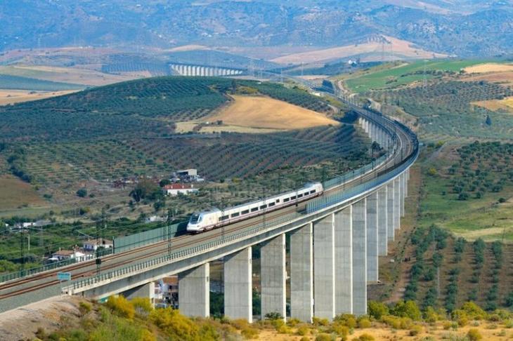 Железные дороги и поезда разных стран