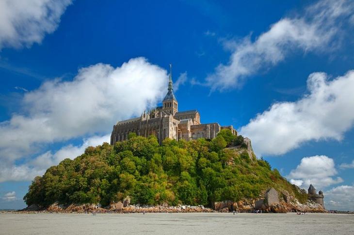 10 самых миниатюрных населенных островов мира
