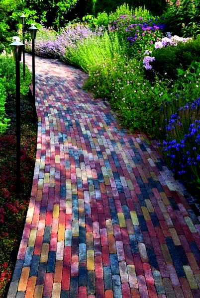 14 ярких мозаик, которые можно создать во дворе своими руками