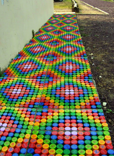 14 ярких мозаик, которые можно создать во дворе своими руками