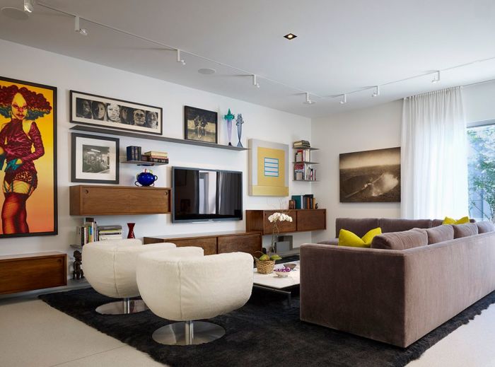 20 великолепных примеров, как можно оживить зону для просмотра телевизора