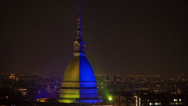 "Путин, останови войну". Во всем мире протестуют в защиту Украины