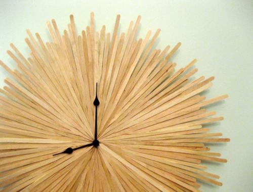 60 чудесных примеров настенных часов, которые вы захотите сделать